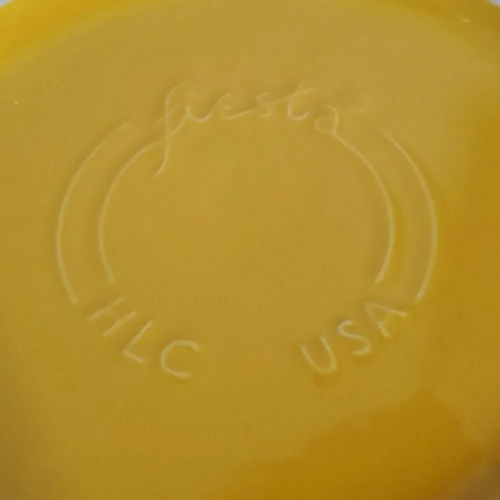 Fiestaware FIESTA Pie Plate Deep Dish Baking Bake Bakeware Baker Yellow CERAMIC